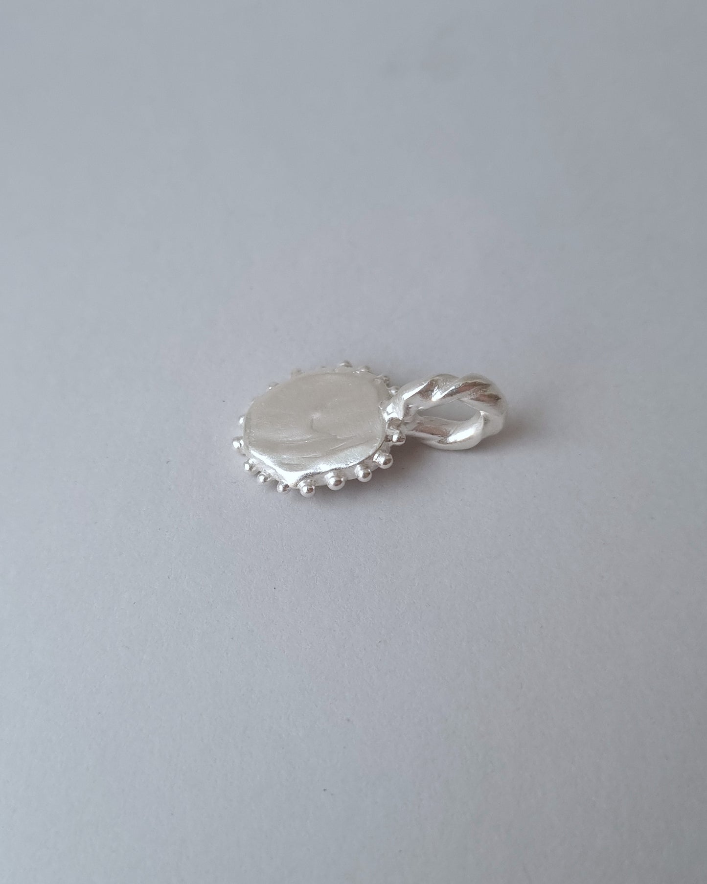 HERA Small Silver Pendant