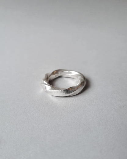 VERONIA Twisted Silver Ring